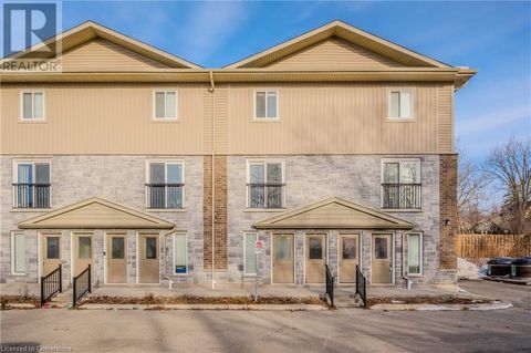 122 COURTLAND Avenue E Unit# 11 Kitchener ON N2G0B8
