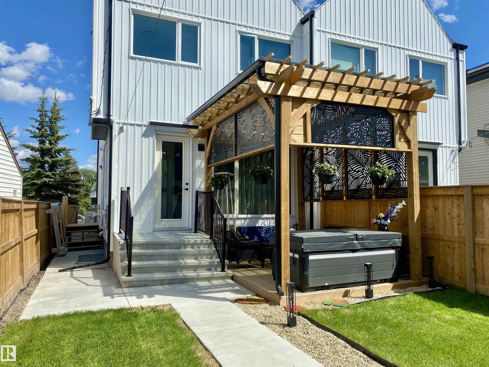 10936 117 ST NW