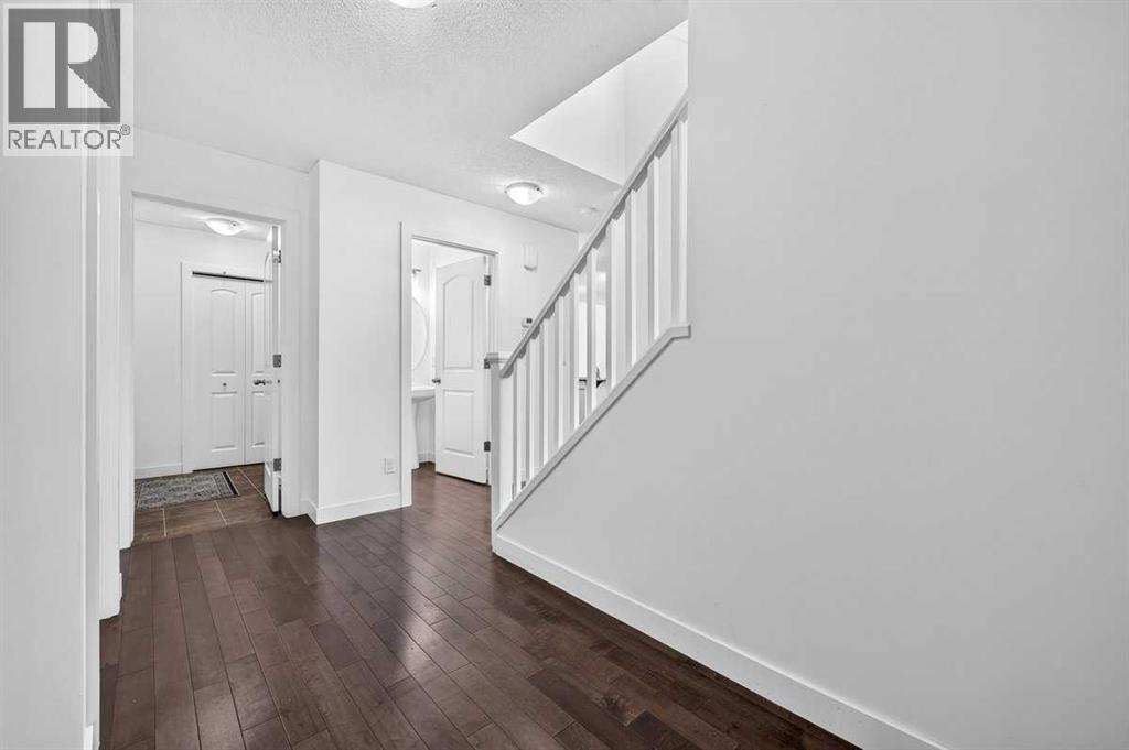 377 Panora Way NW
