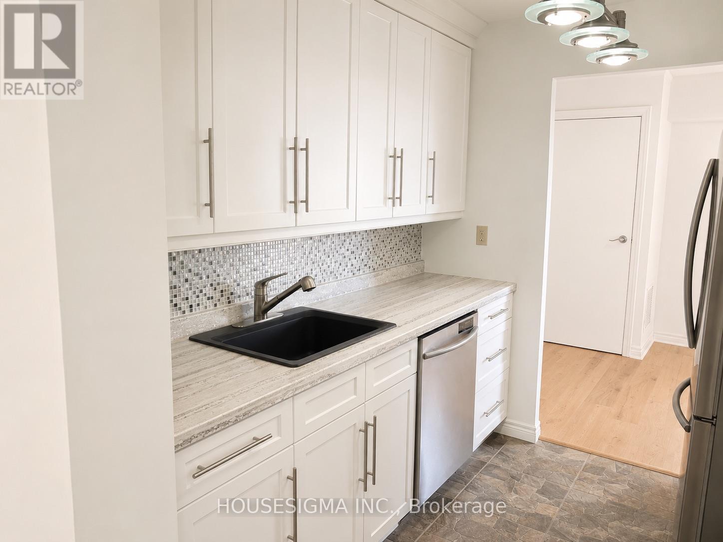 1203 - 860 COMMISSIONERS ROAD E