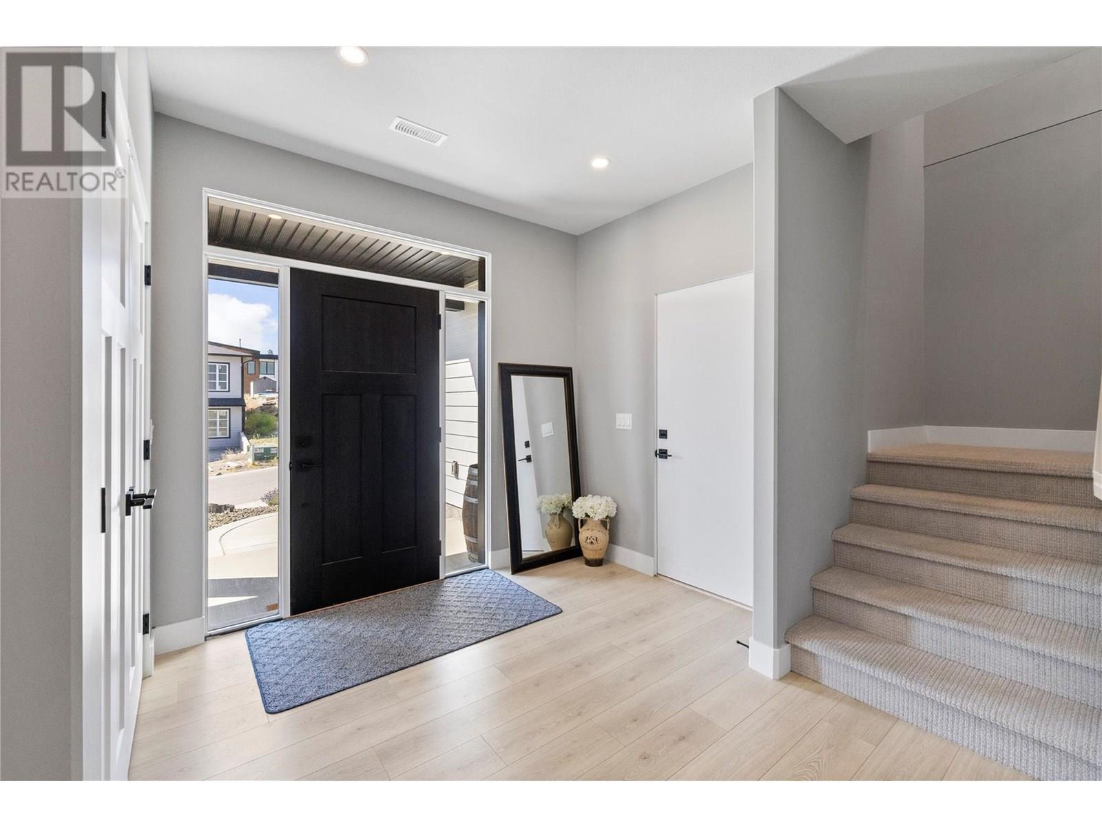 2846 Canyon Crest Drive