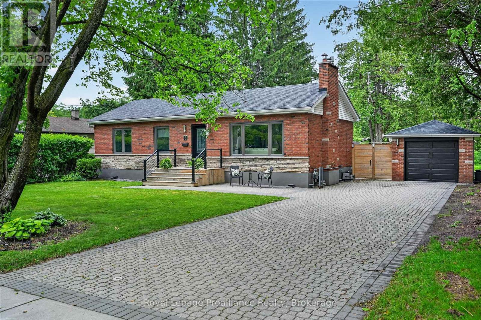 Photo 1 of 37 — 59 WALLIS DRIVE, Peterborough (Monaghan Ward 2), ON K9J6B9