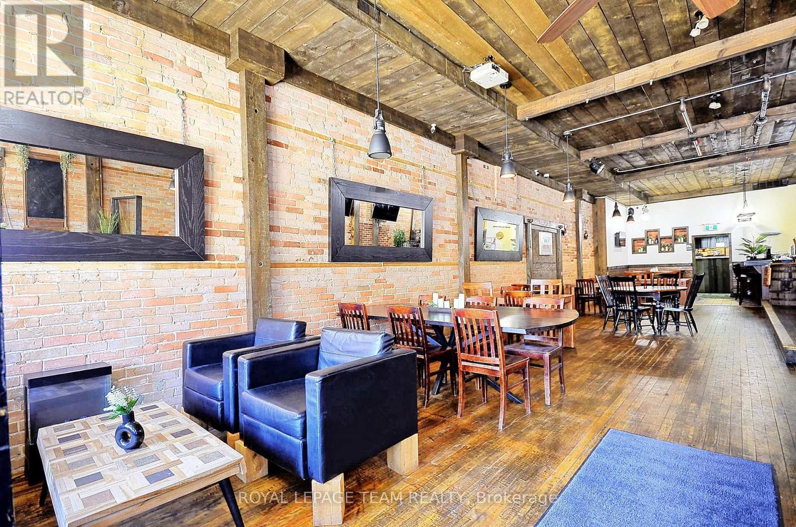 26 ELGIN STREET W