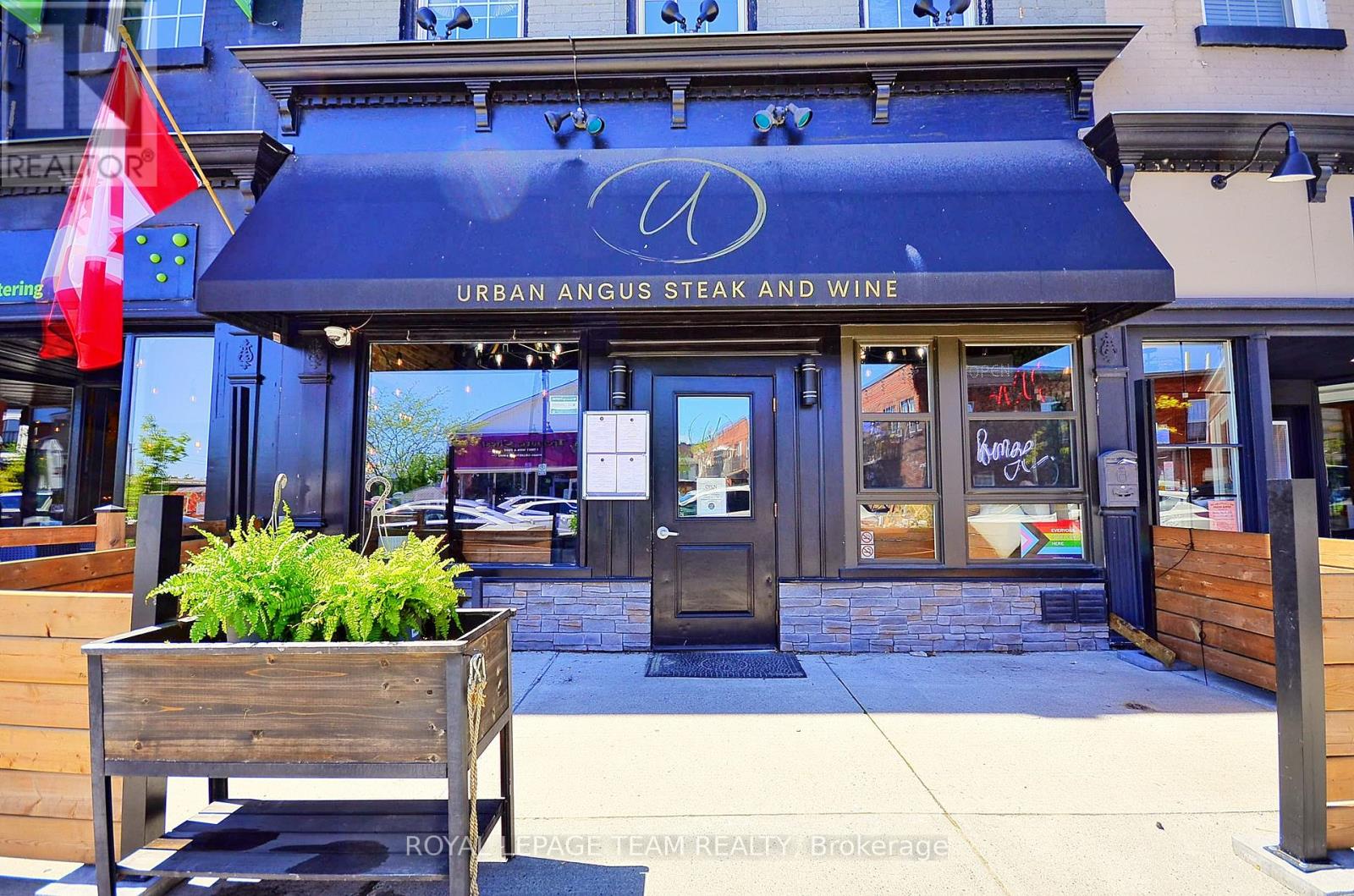 26 ELGIN STREET W