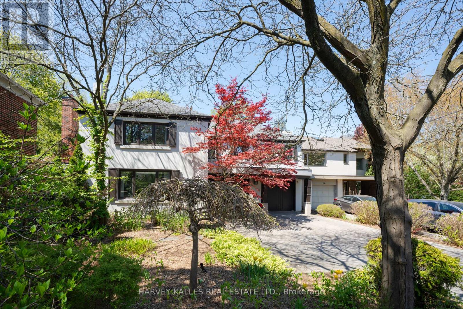 16 COLDSTREAM AVENUE