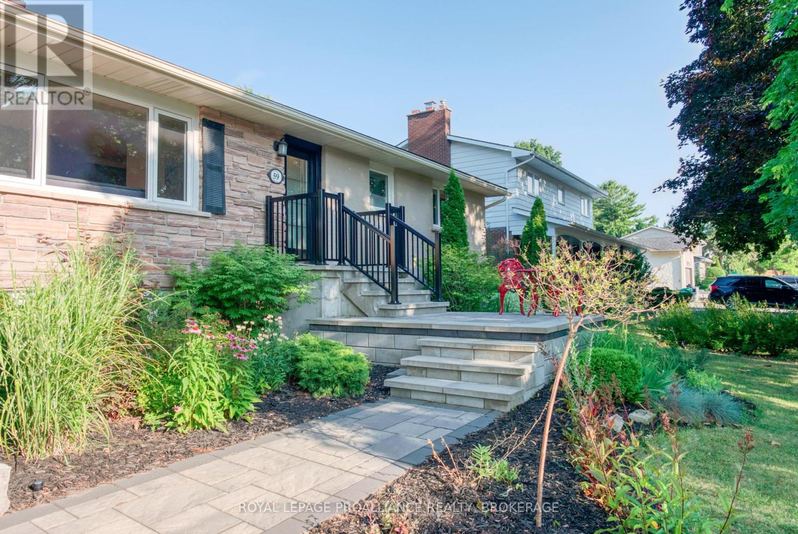 59 FAIRWAY HILL CRESCENT