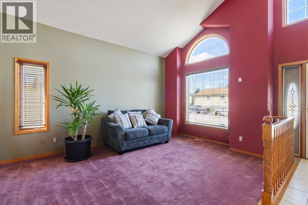 87 Applefield Close SE