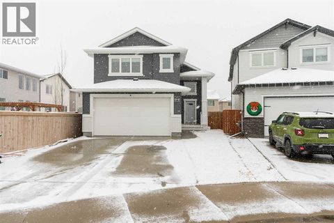 207 Moonlight Cove W Lethbridge AB T1J5M7