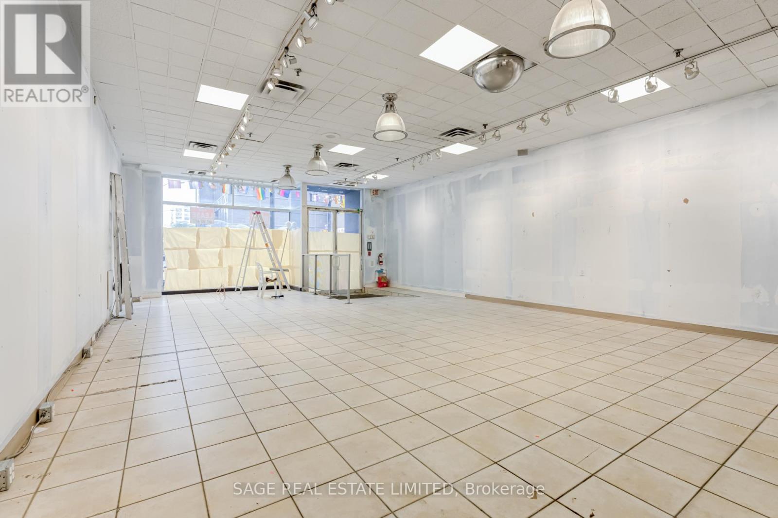 332 YONGE STREET