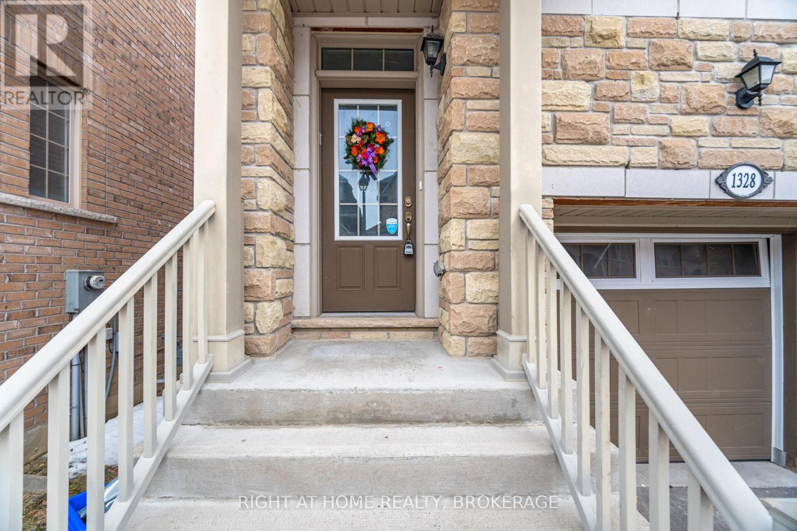 1328 GRANROCK CRESCENT