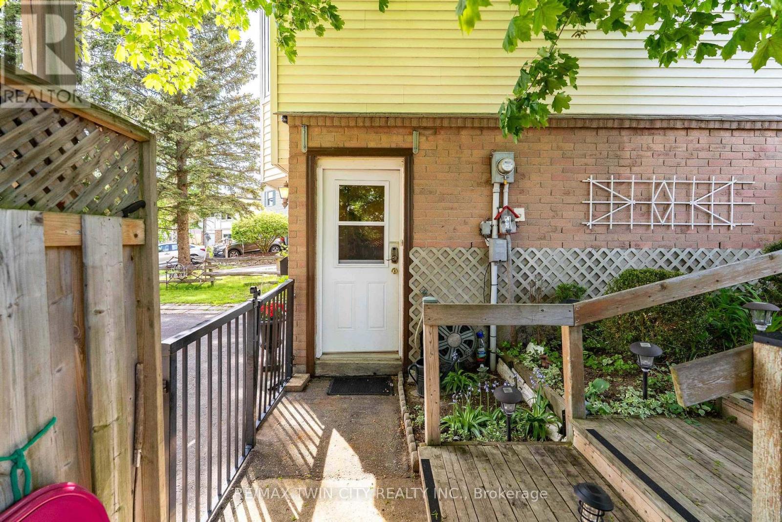 171 HERRON PLACE