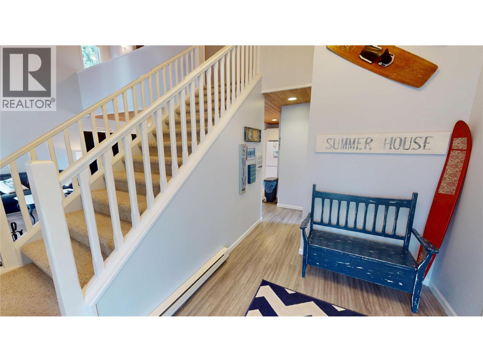 4878 Ridge Crescent