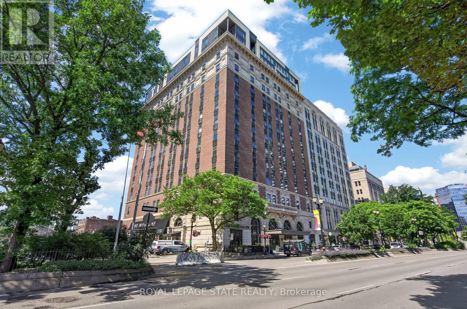 Photo 1 of 43 — 302 - 112 KING STREET E Unit 302, Hamilton (Beasley), ON L8N1A8