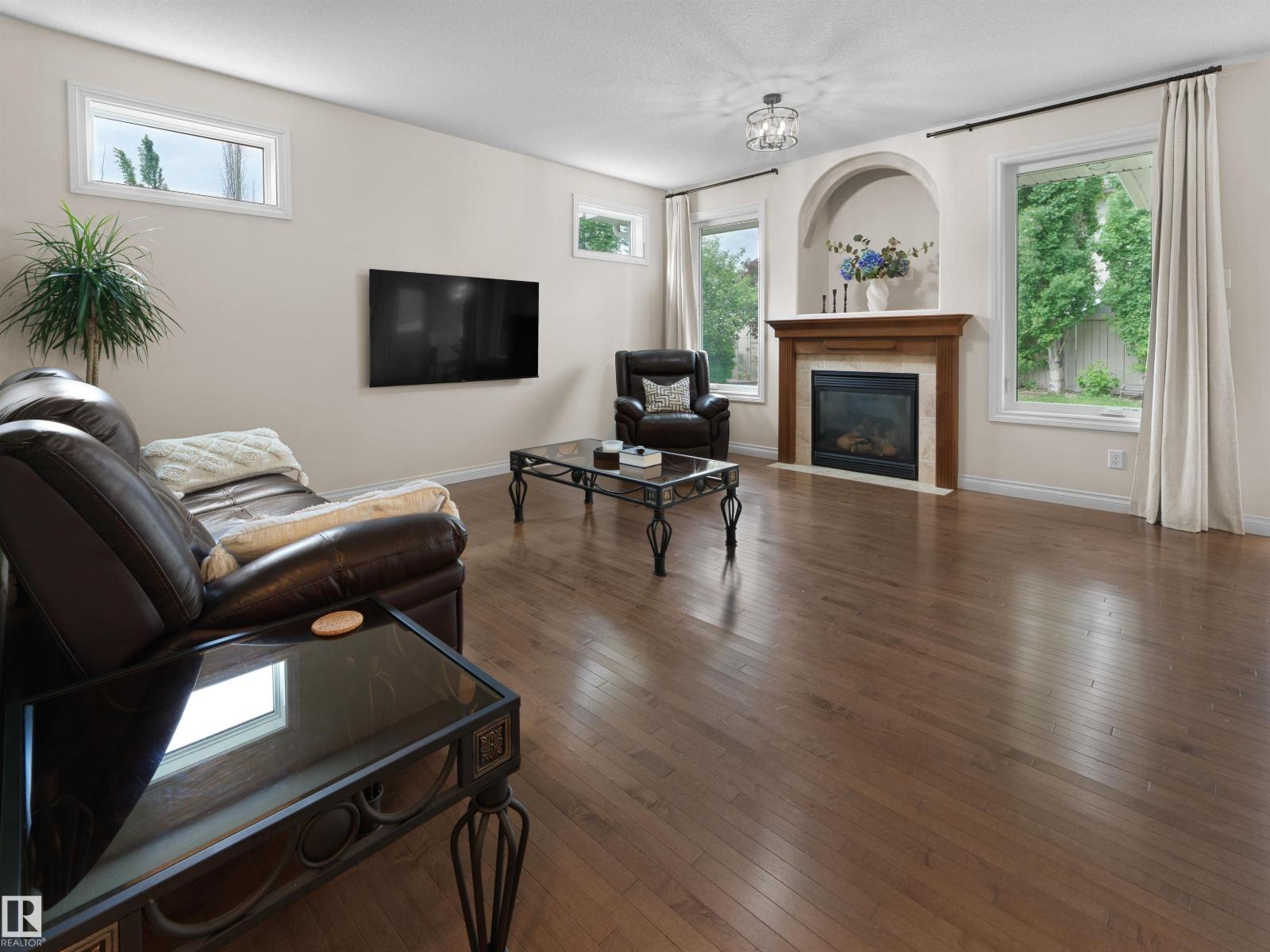 8708 207 ST NW