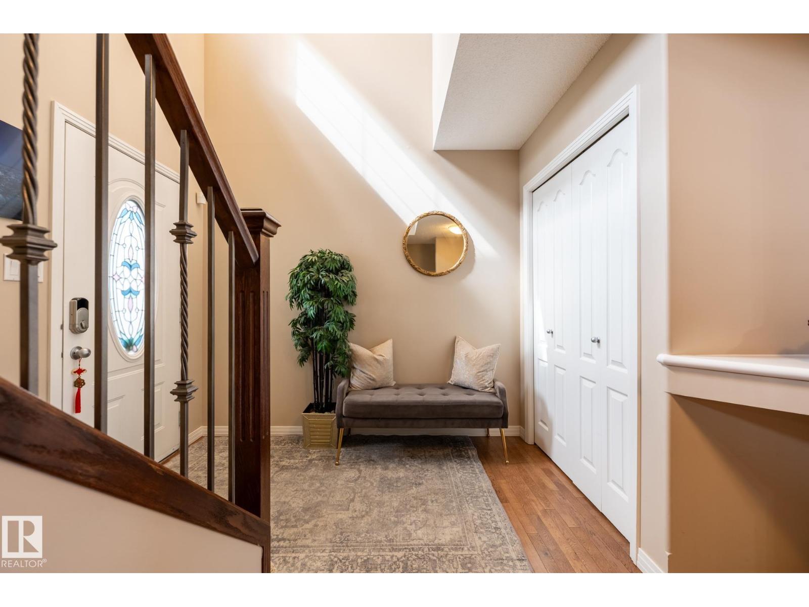 8214 6 AV SW