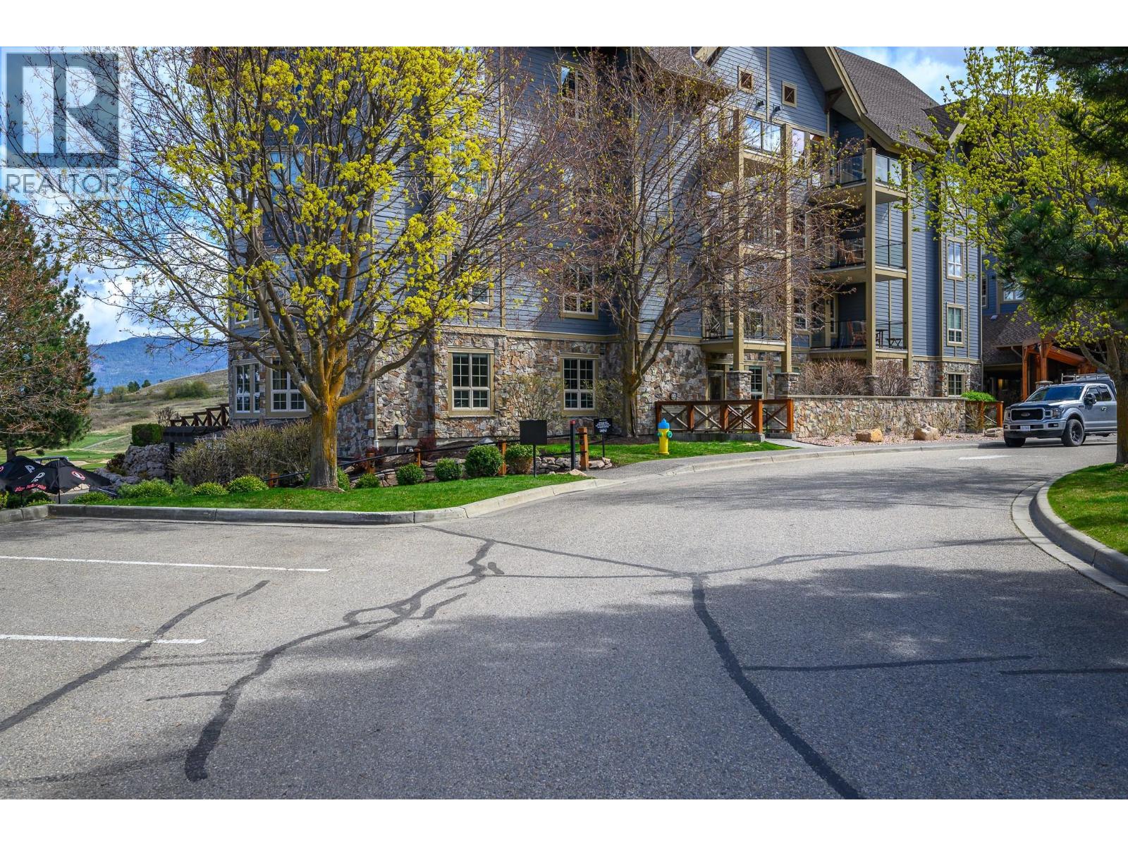 107 Village Centre Court Unit# 217