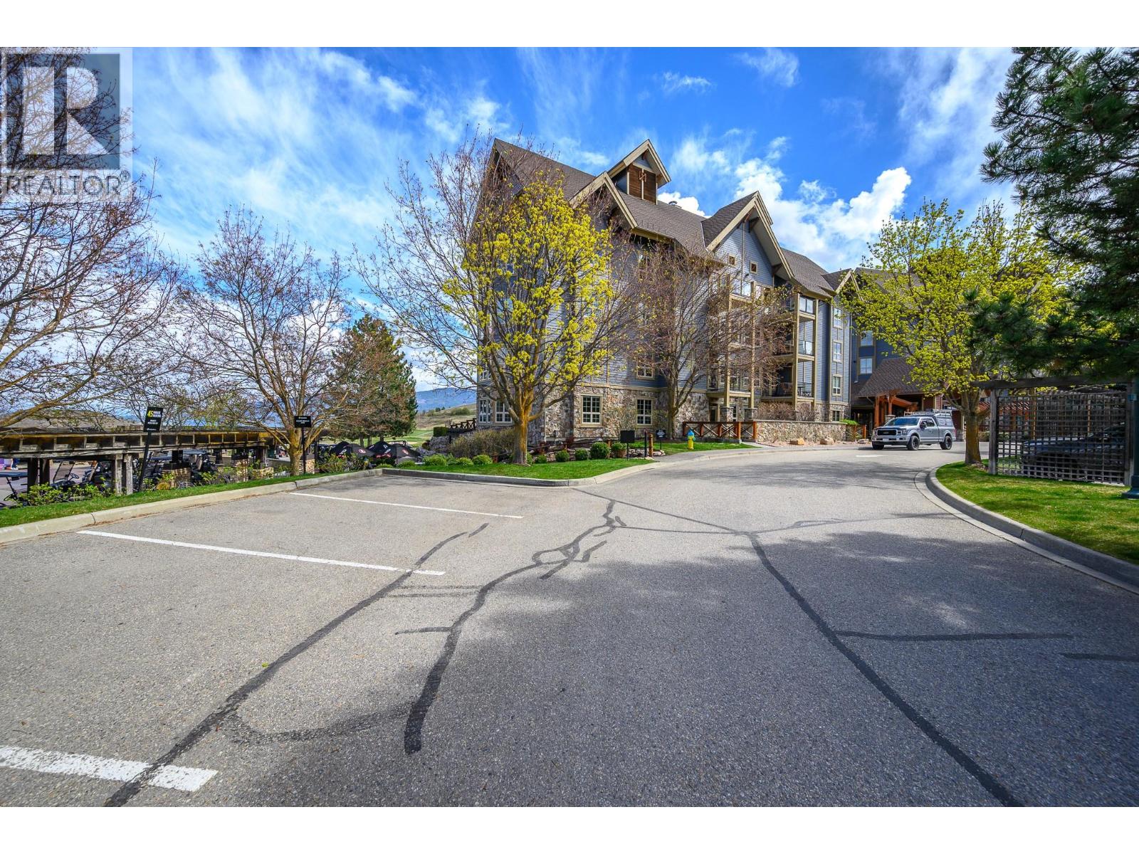 107 Village Centre Court Unit# 217