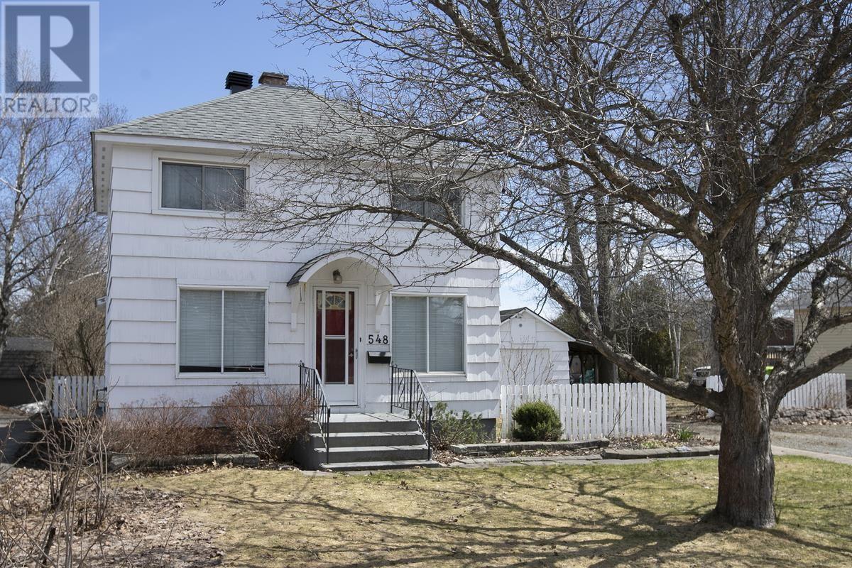 548 Lake ST
