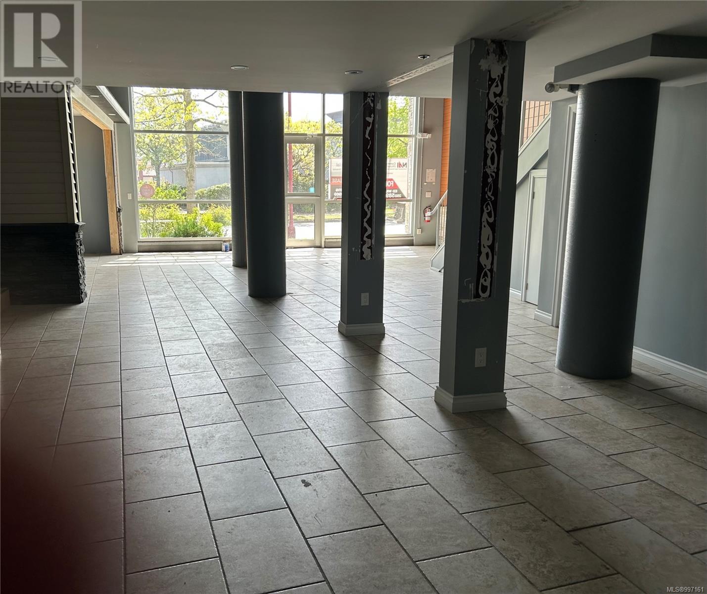 149 2745 Veterans Memorial Pkwy