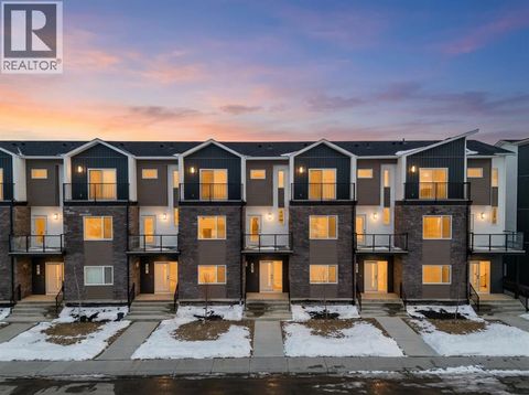 42 Red Sky Manor NE Calgary AB T3N2M2