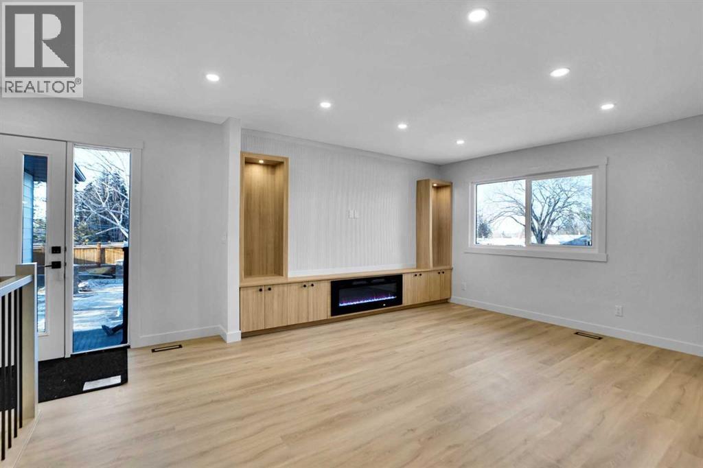 77 Ferncliff Crescent SE