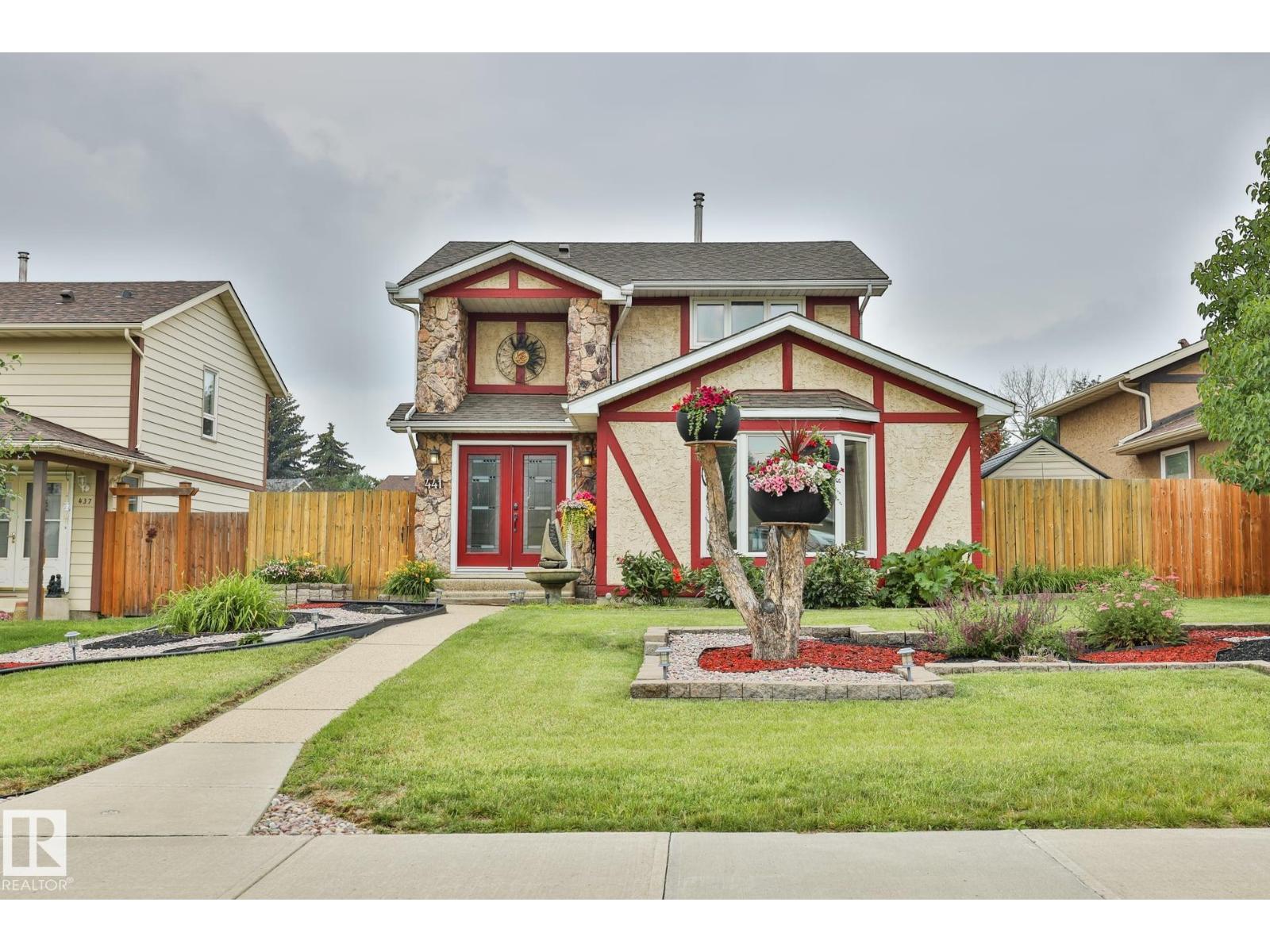 441 WOODVALE RD E NW