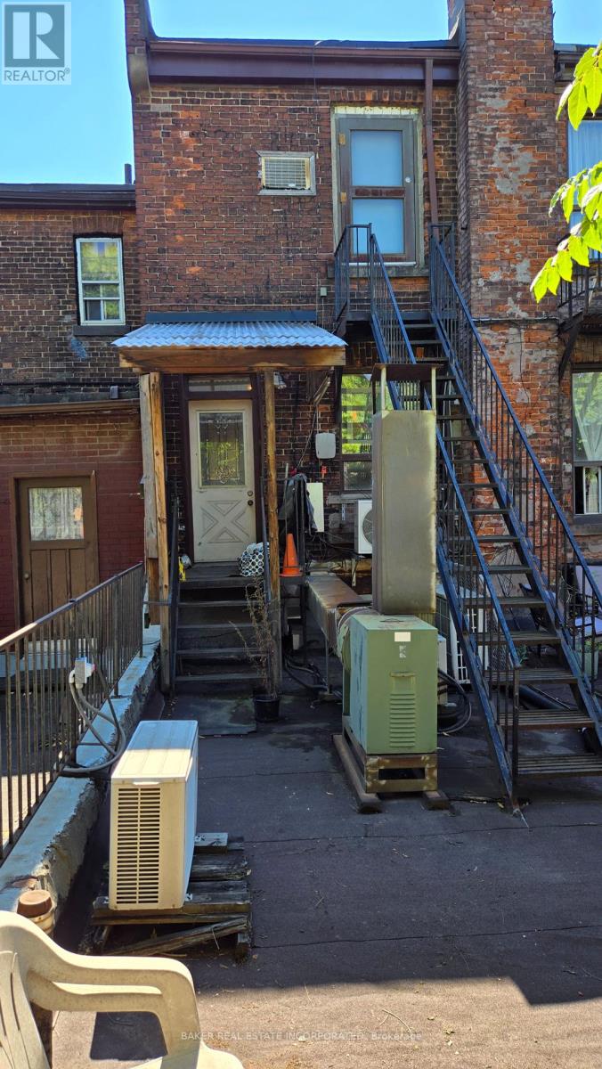 422 COLLEGE STREET