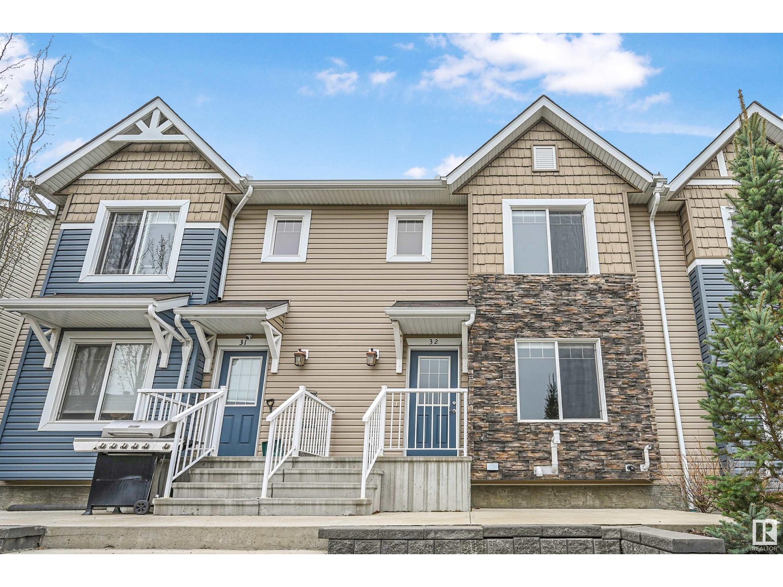 #32 2922 MAPLE WY NW