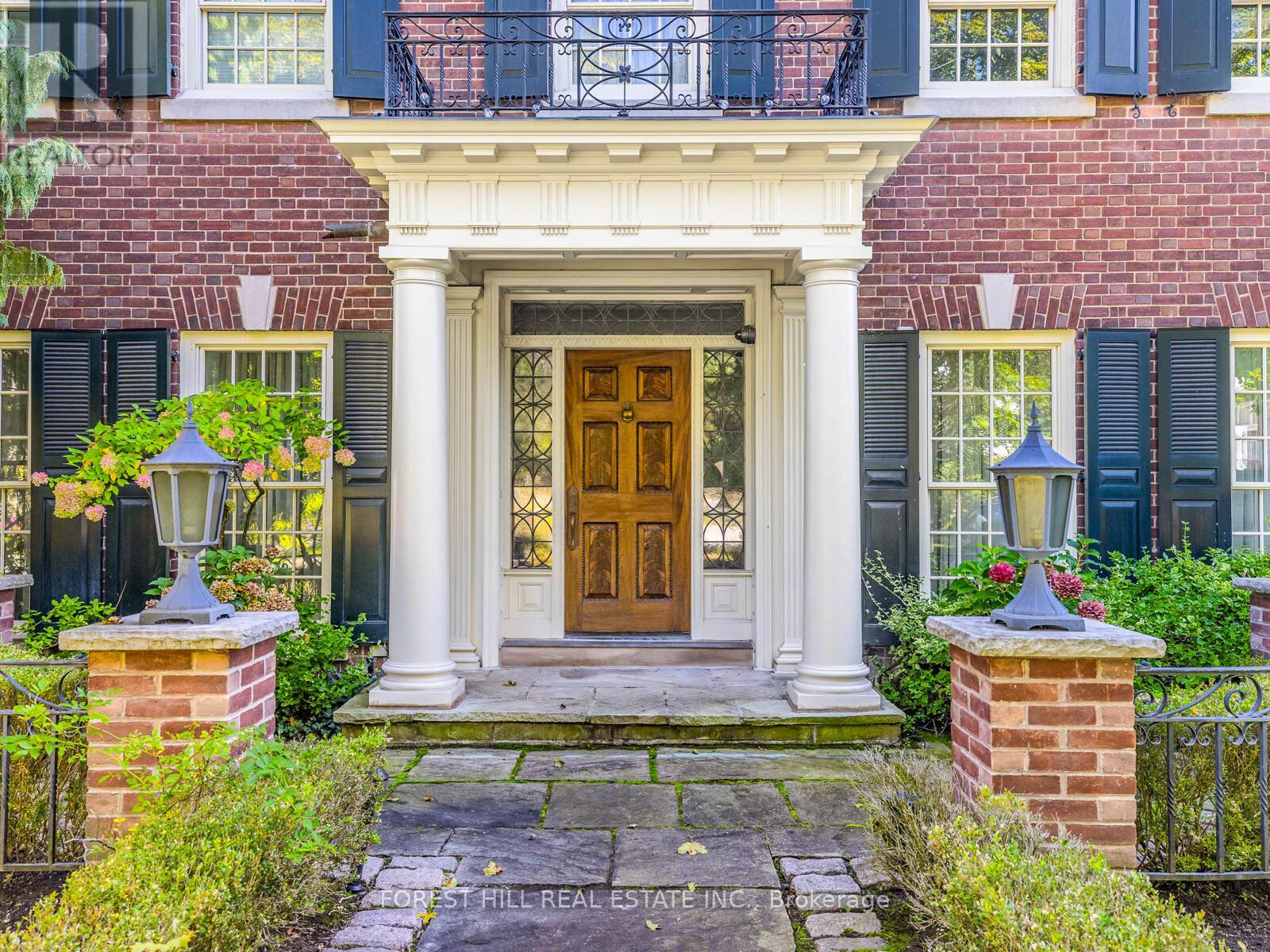 11 DEWBOURNE AVENUE
