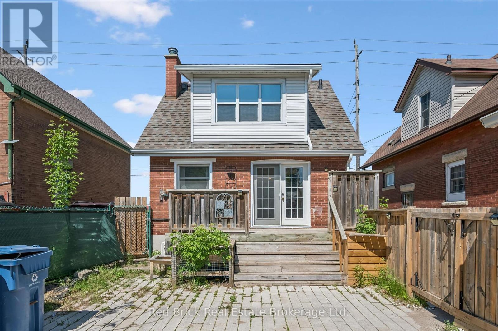 Photo 1 of 40 — 241 VICTORIA ROAD S, Guelph (St. Patrick's Ward), ON N1E5P9