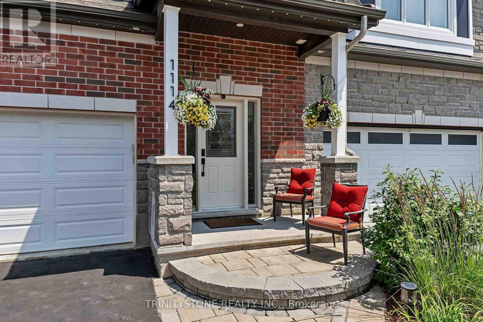 1114 NORTHGRAVES CRESCENT