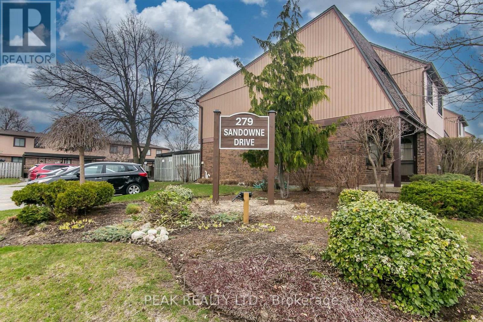 7 - 279 SANDOWNE DRIVE