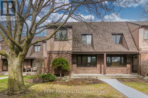 7 - 279 SANDOWNE DRIVE Waterloo ON N2K2C1