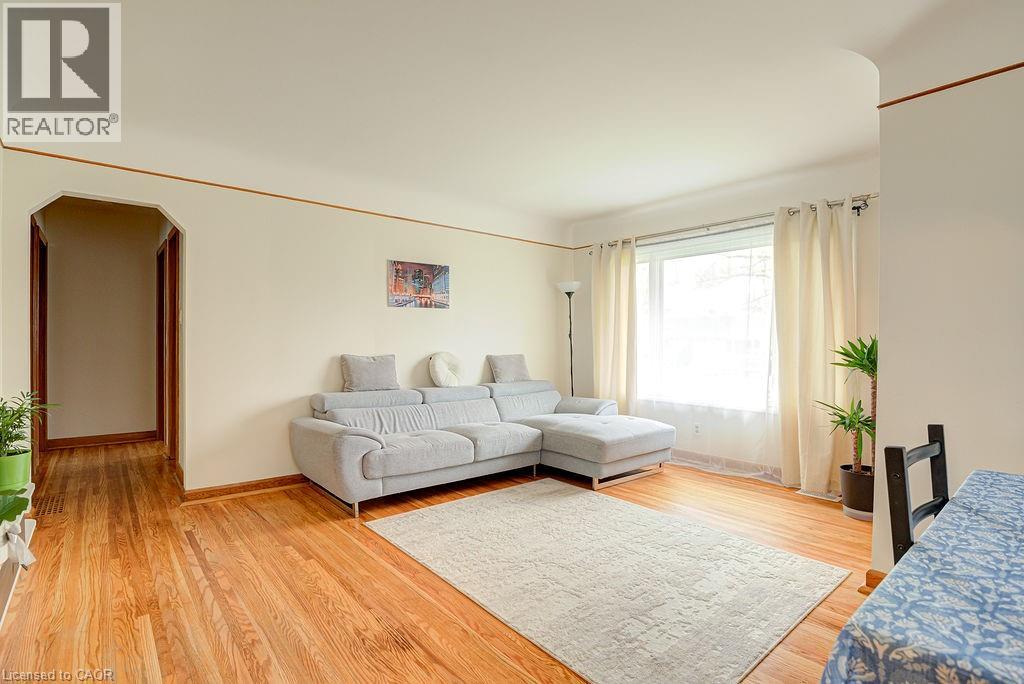 10 ELMWOOD Avenue