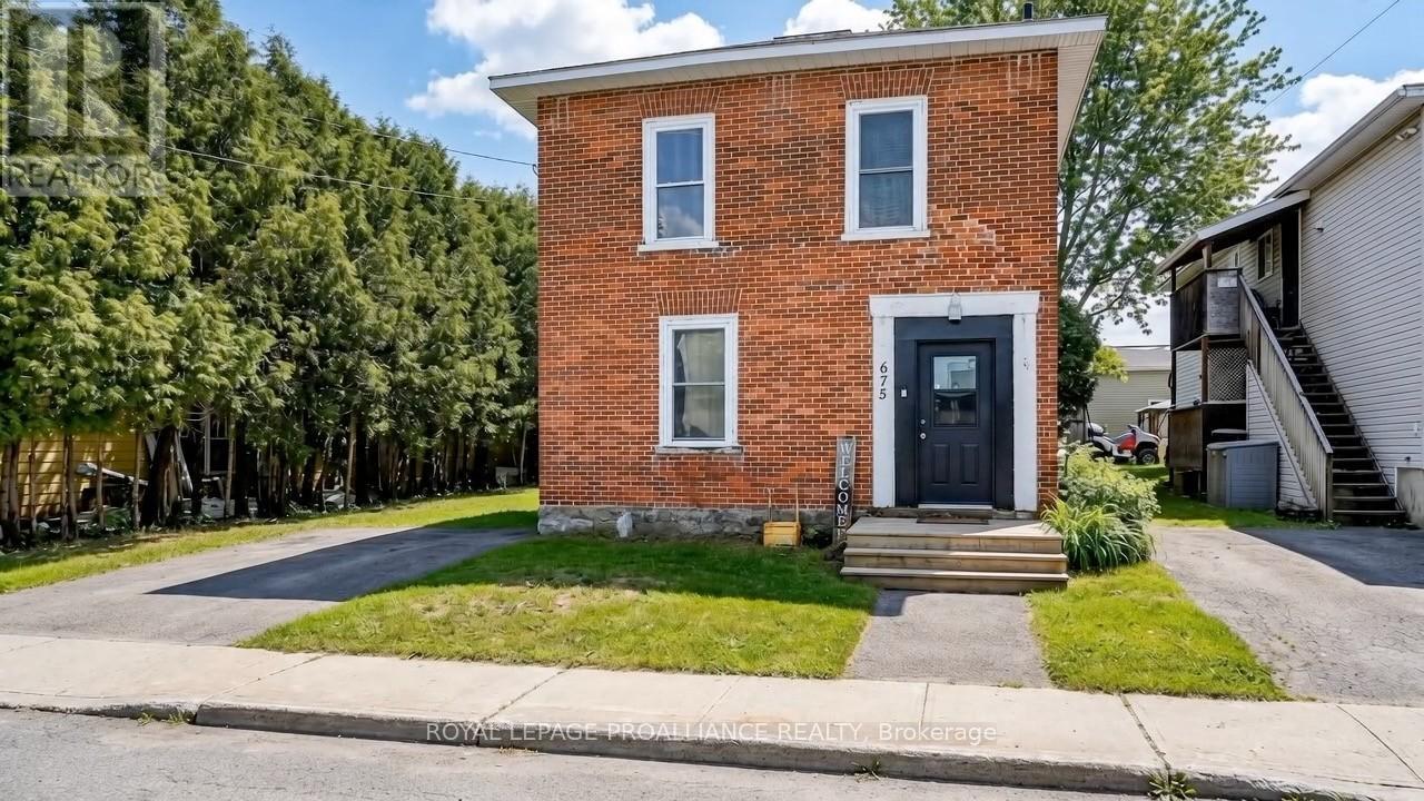 Photo 1 of 11 — 675 ZAIRE STREET, Prescott, ON K0E1T0