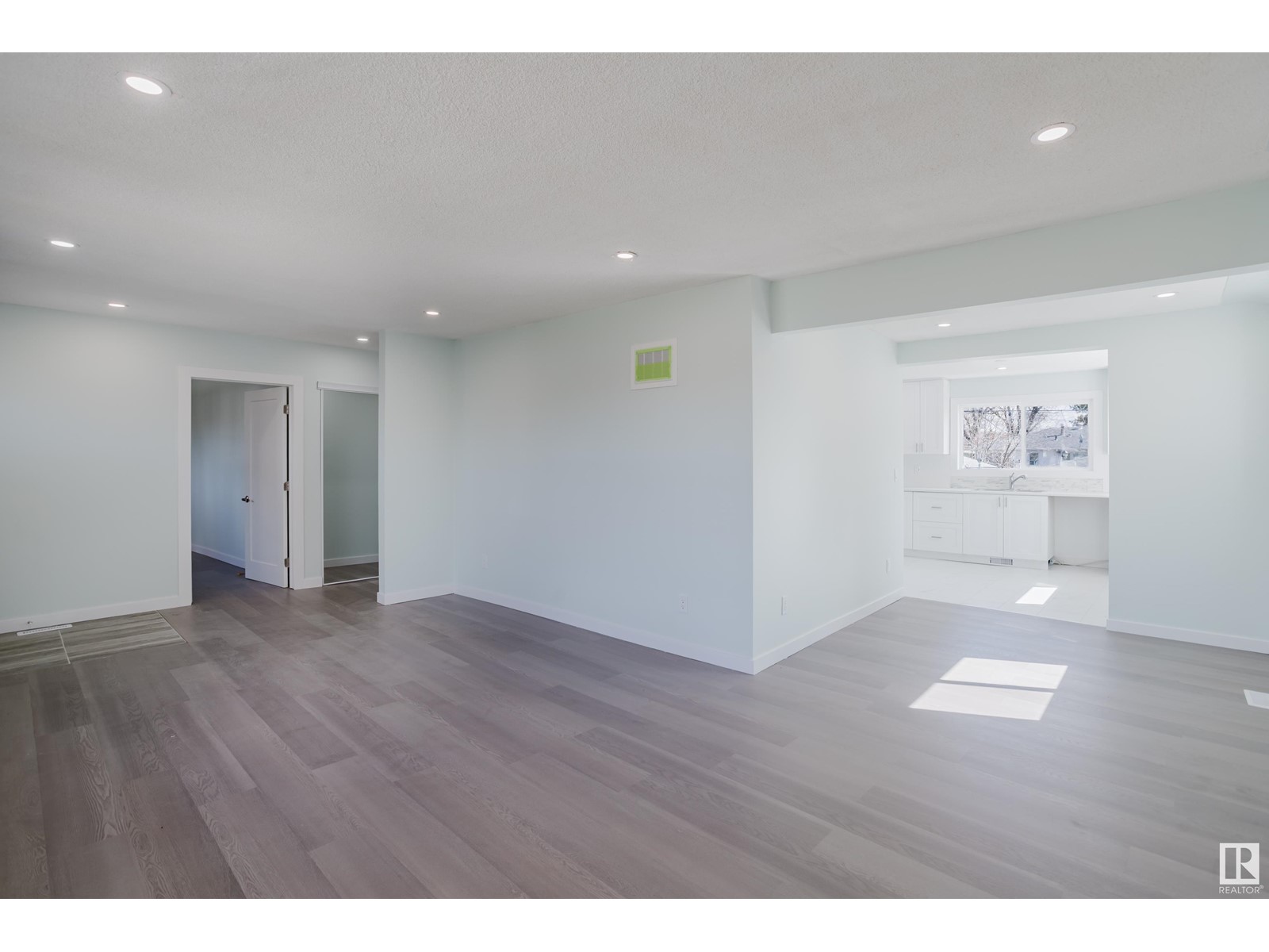 12821 125 ST NW