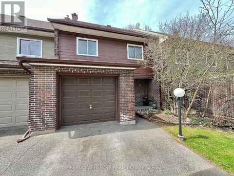 77B GLEN PARK DRIVE Ottawa ON K1B3Z1