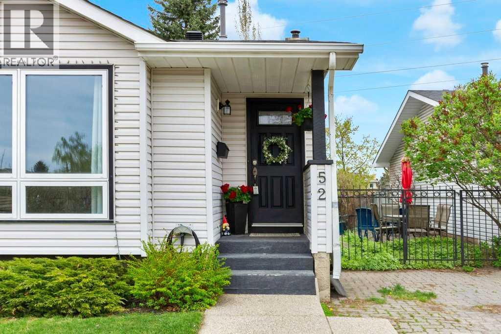 52 Strathclair Rise SW
