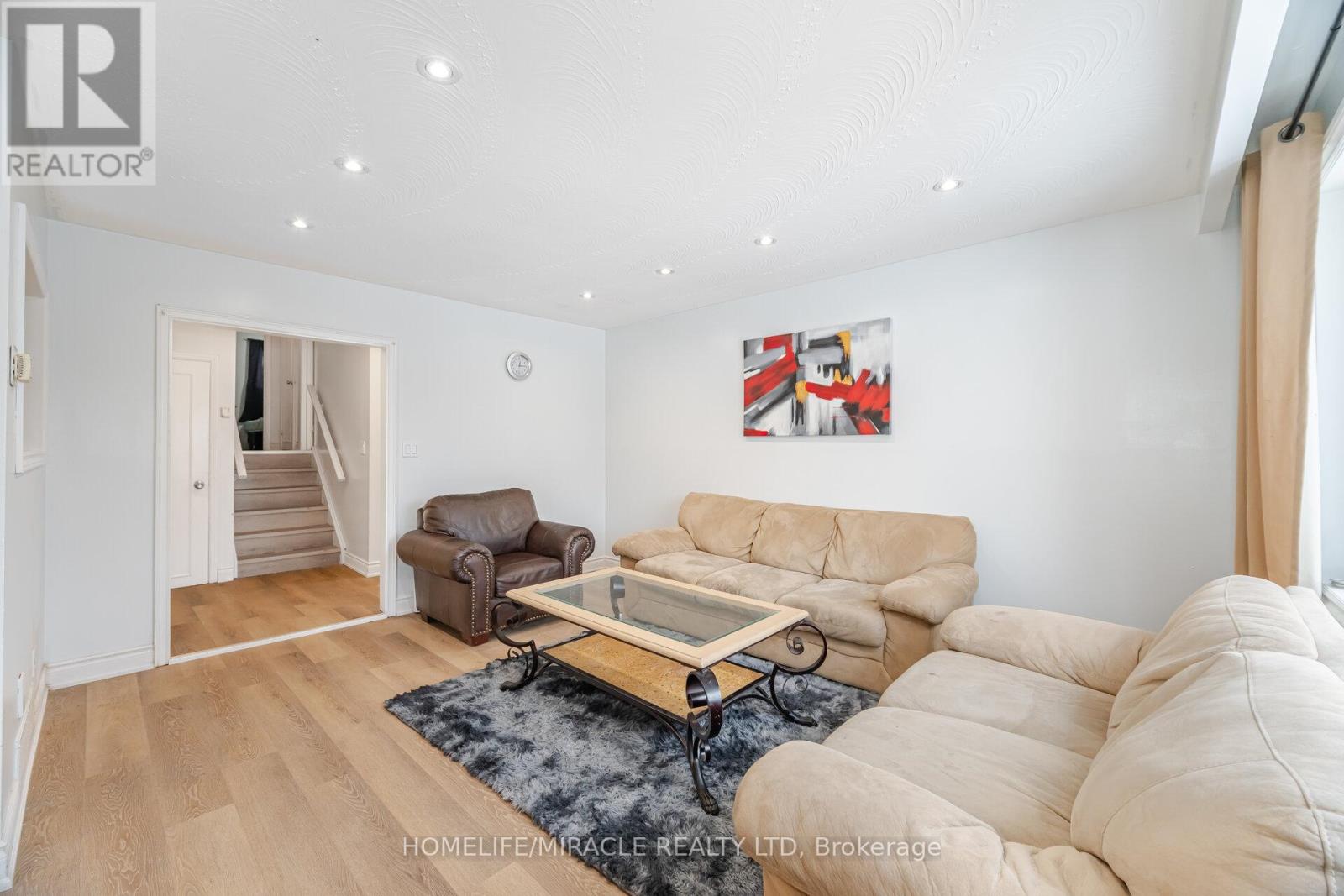 23 STRATHAVON DRIVE