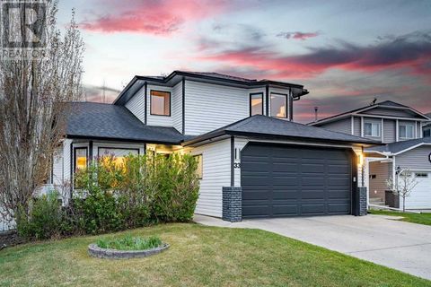 33 Riverside Crescent SE Calgary AB T2C3Y1