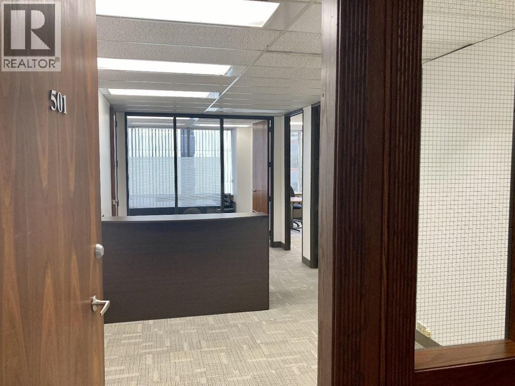 500, 900 6 Avenue SW