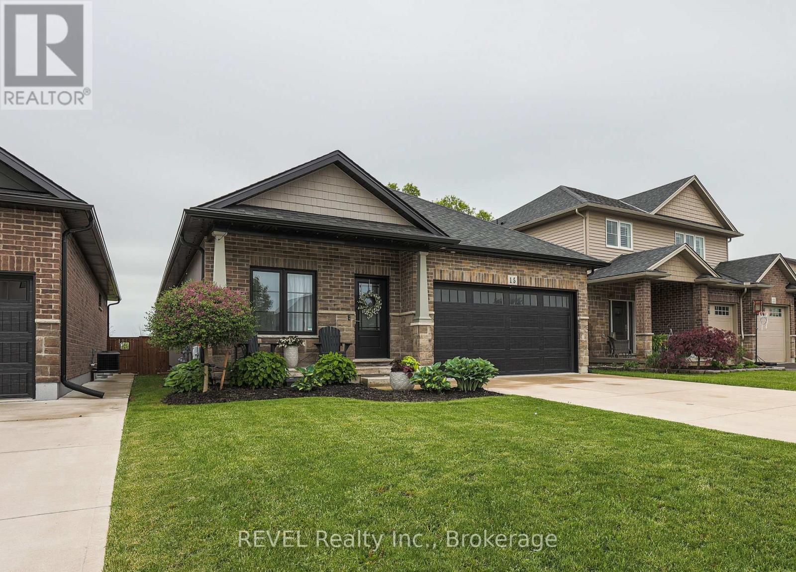 15 WILLOWBROOK DRIVE