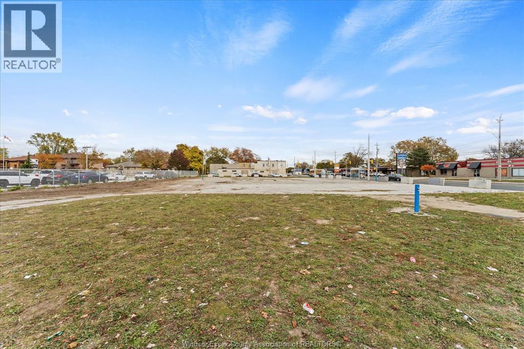 2410-12-16-88 TECUMSEH ROAD West