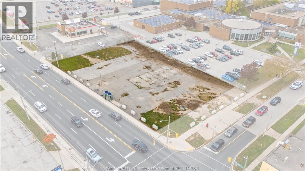 2410-12-16-88 TECUMSEH ROAD West