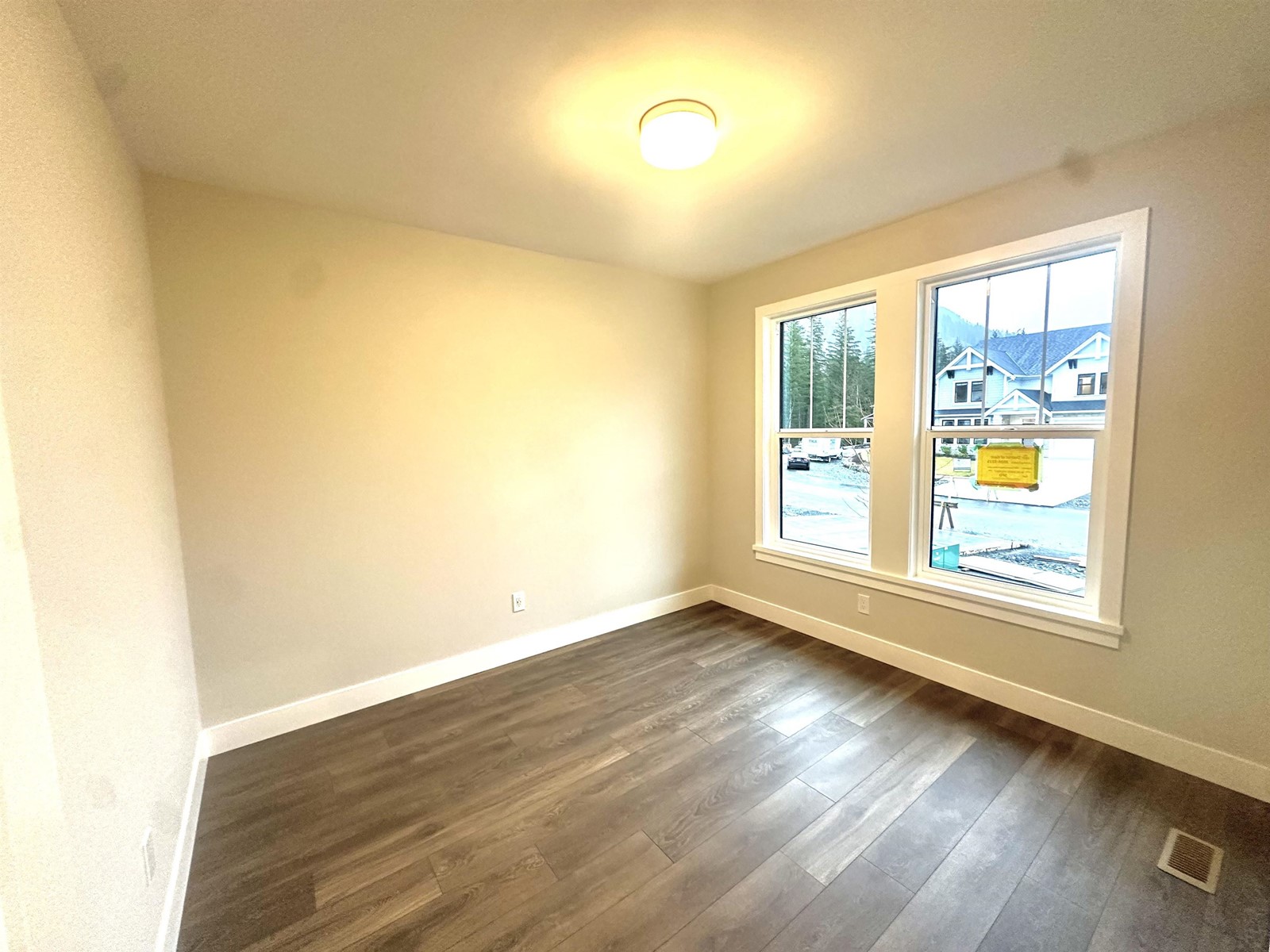 1943 SPARROW HAWK PLACE|Mt Woodside