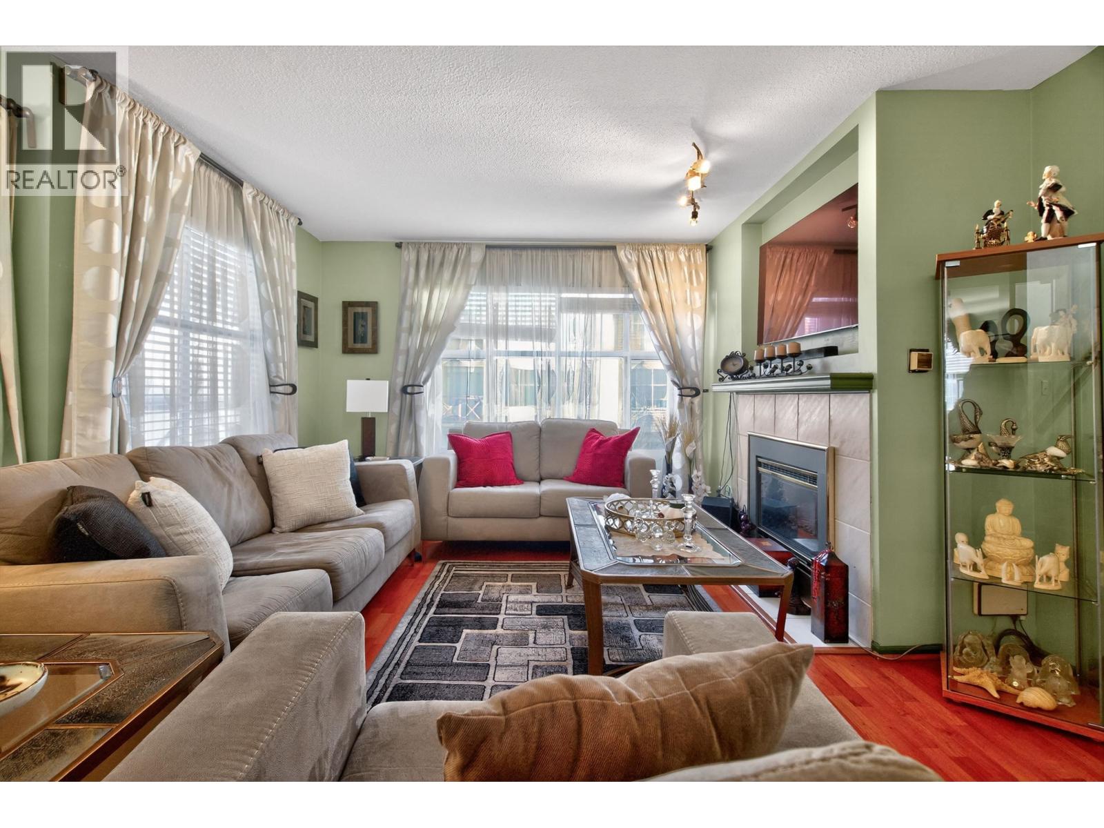 35 2450 HAWTHORNE AVENUE