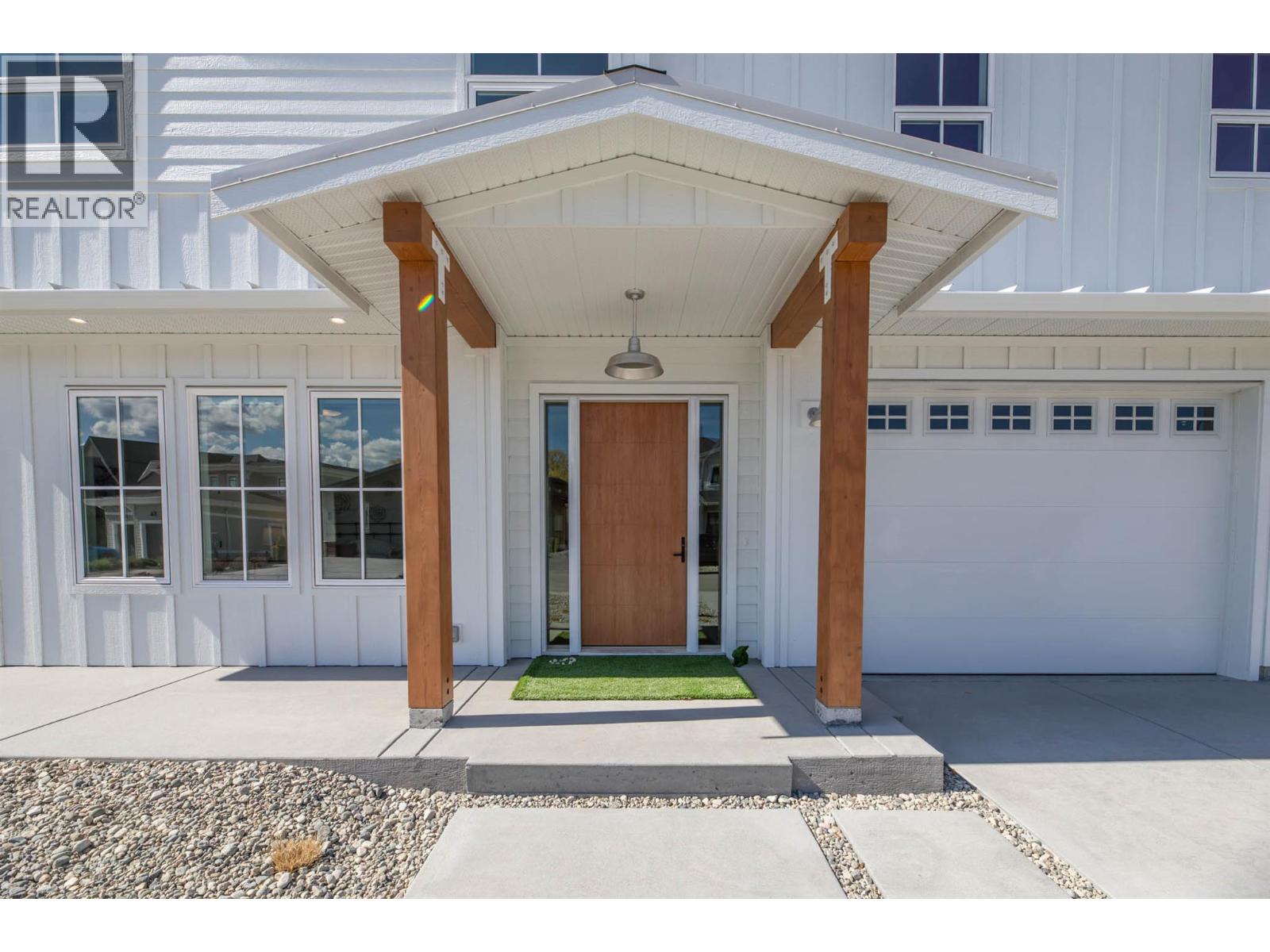 881 Lighthouse Landing