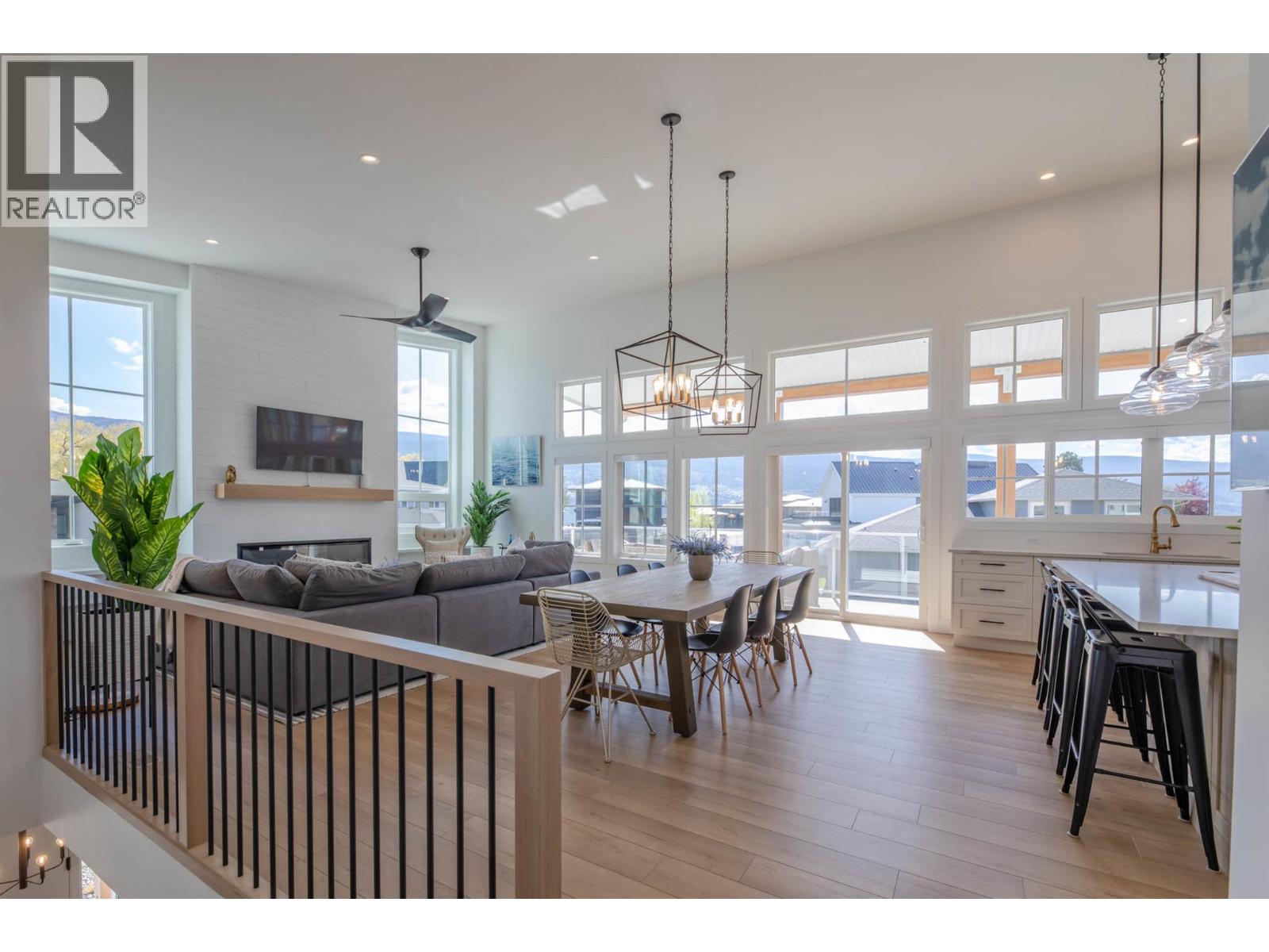 881 Lighthouse Landing