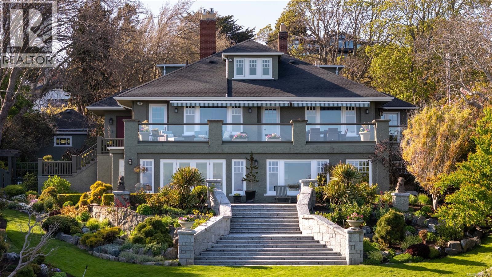 261 King George Terr