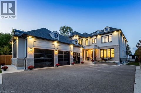 7 CAMPVIEW Road Stoney Creek ON L8E5E2